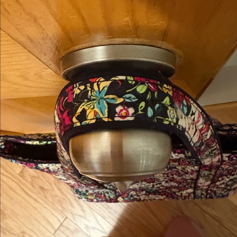 Vera Bradley cotton floral Tote in Itsy Ditsy floral pattern. - Picture 7 of 9